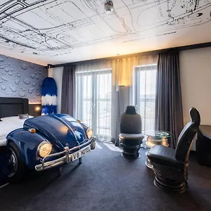 v8-hotel-koln-motorworld-an-ascend-hotel-collection-member.topcolognehotels.com/