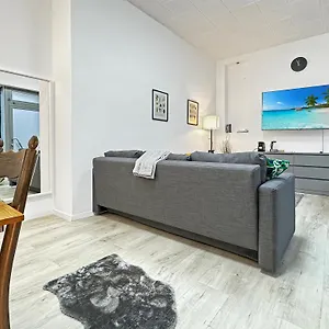 2 Fuer 6 P, 15 Min Zum Flughafen Apartment Esslingen am Neckar